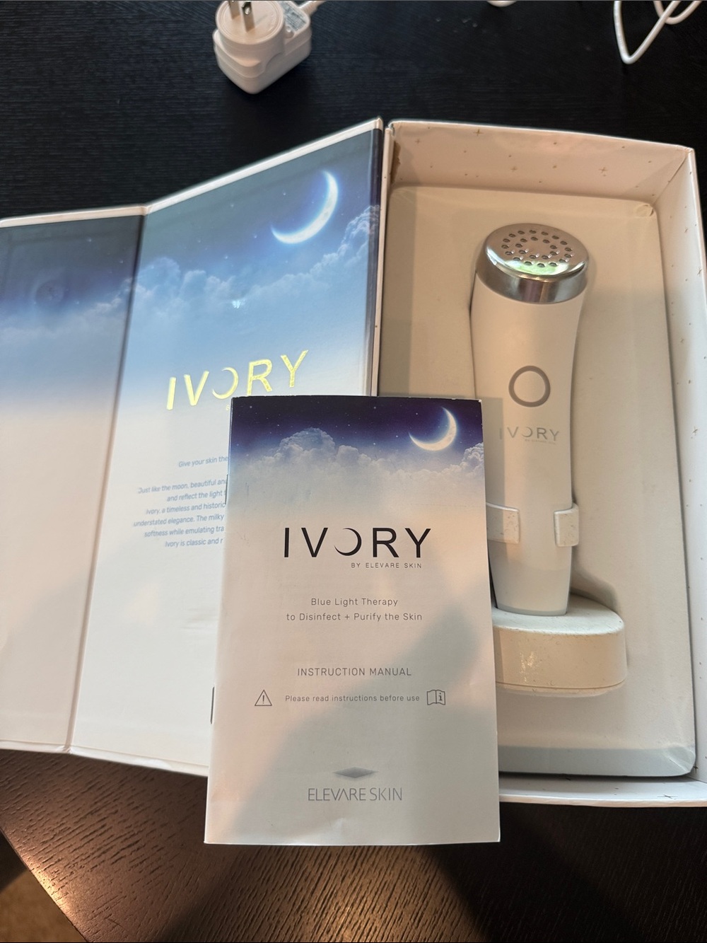 NIB 💯 Authentic ELEVARE IVORY blue light LED
